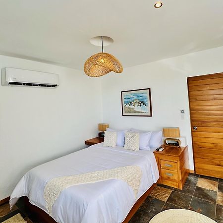 Hotel Villa Escalesia Galapagos ปูแอร์โตอาโยรา ภายนอก รูปภาพ