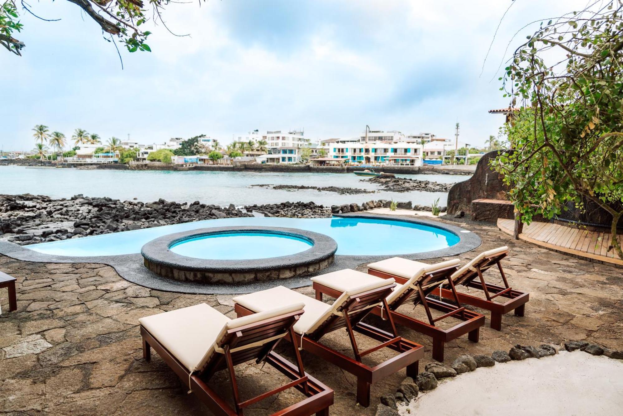 Hotel Villa Escalesia Galapagos ปูแอร์โตอาโยรา ภายนอก รูปภาพ